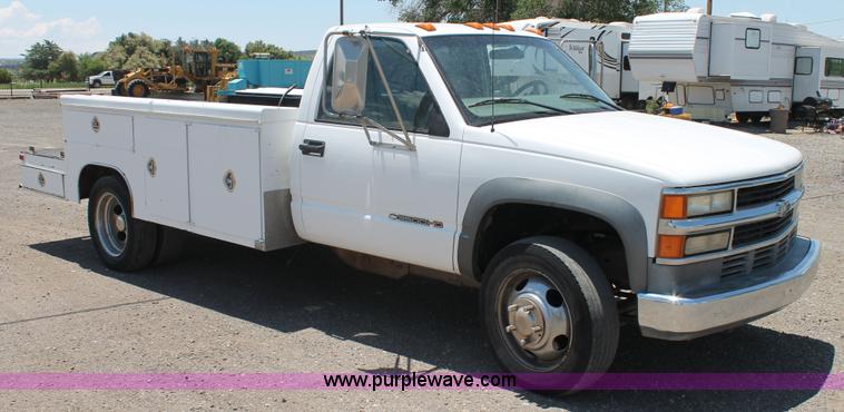image for item J1476 1999 Chevrolet 3500HD service truck