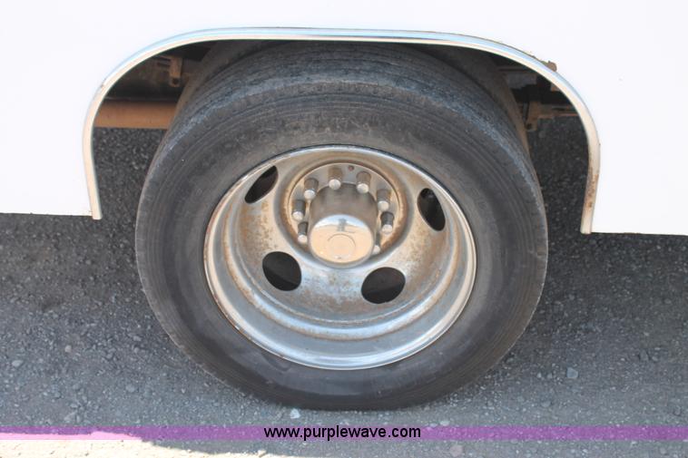 image for item J1476 1999 Chevrolet 3500HD service truck