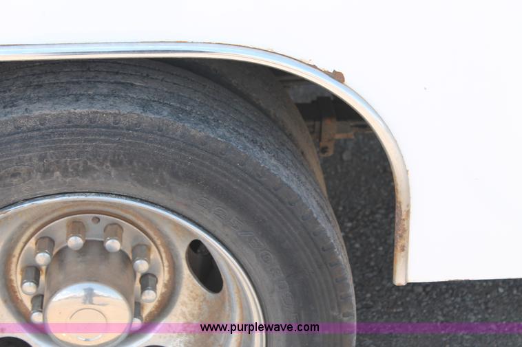 image for item J1476 1999 Chevrolet 3500HD service truck