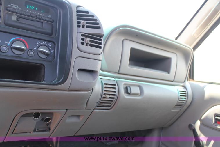 image for item J1476 1999 Chevrolet 3500HD service truck