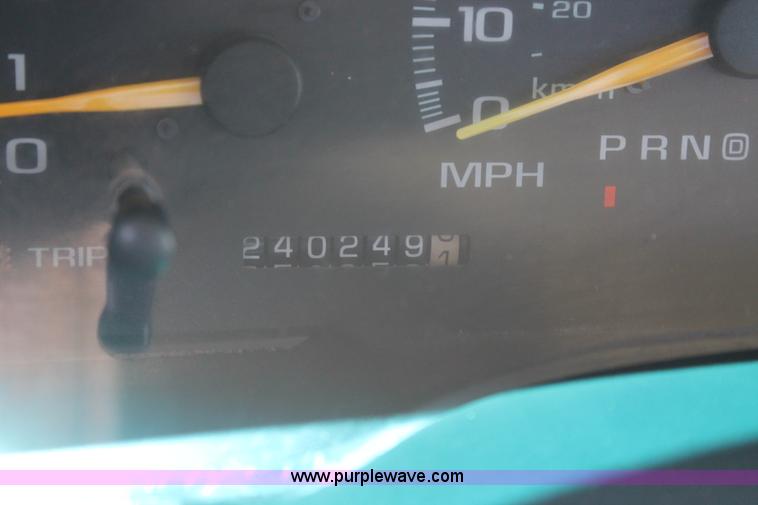 image for item J1476 1999 Chevrolet 3500HD service truck