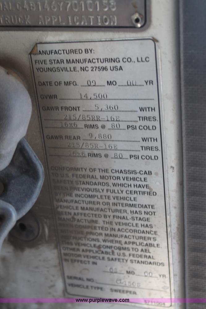 image for item J1478 2000 Isuzu NPRHD street sweeper