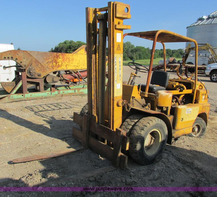 image for item J1758 Allis Chalmers AC-P801-2PS forklift