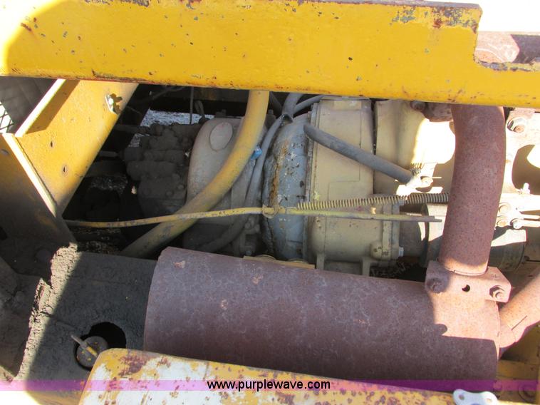 image for item J1758 Allis Chalmers AC-P801-2PS forklift