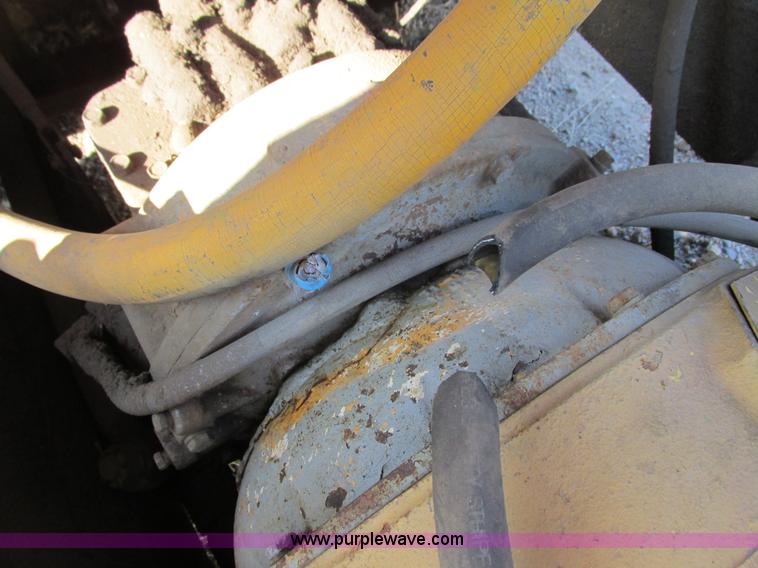 image for item J1758 Allis Chalmers AC-P801-2PS forklift