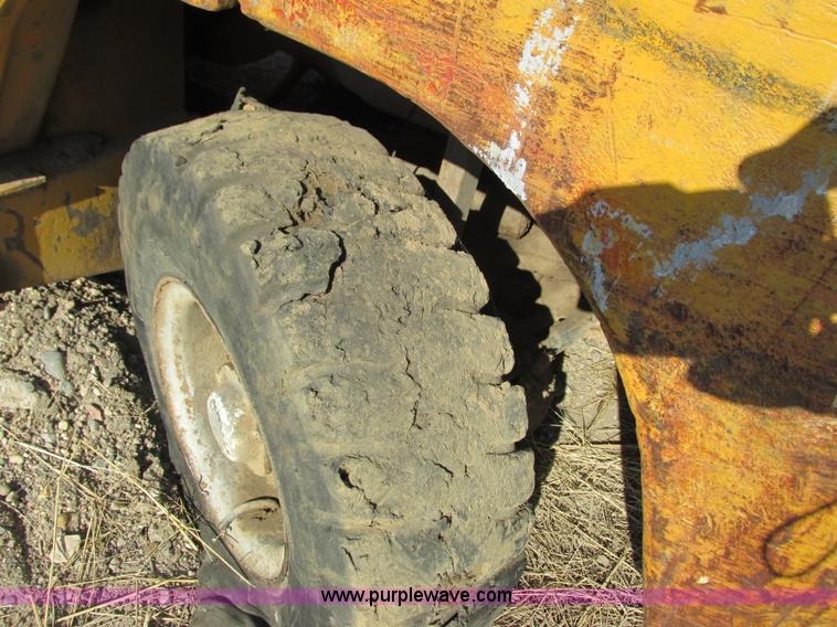 image for item J1758 Allis Chalmers AC-P801-2PS forklift