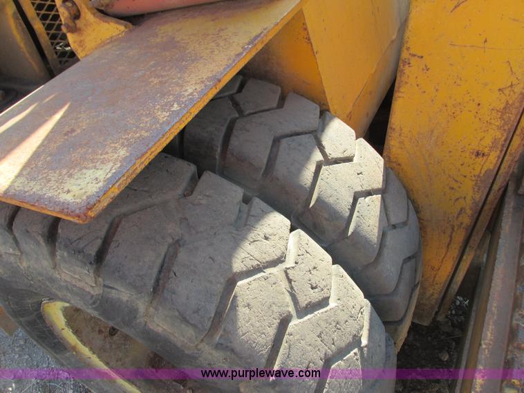 image for item J1758 Allis Chalmers AC-P801-2PS forklift