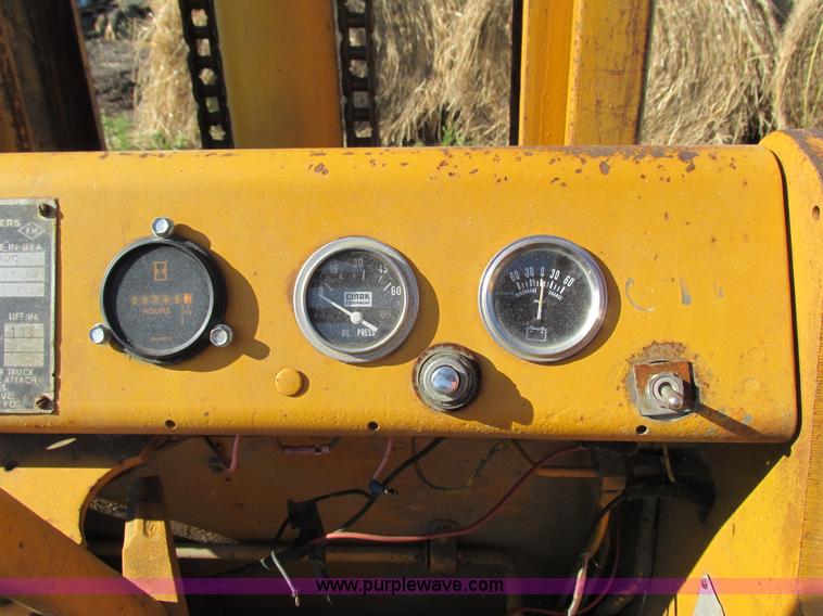 image for item J1758 Allis Chalmers AC-P801-2PS forklift