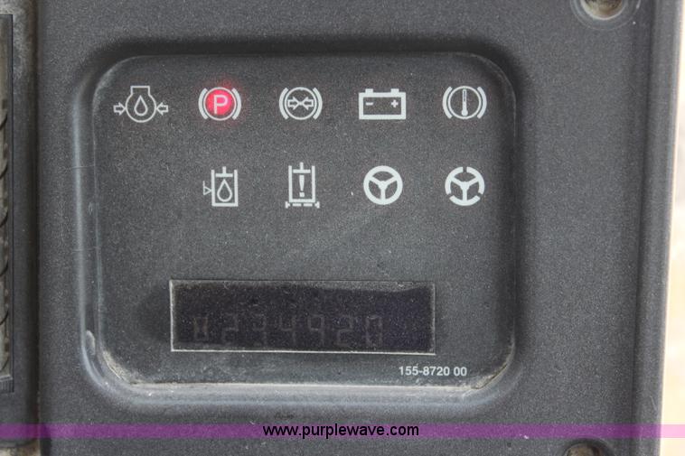 image for item J5840 1999 Caterpillar 966G wheel loader