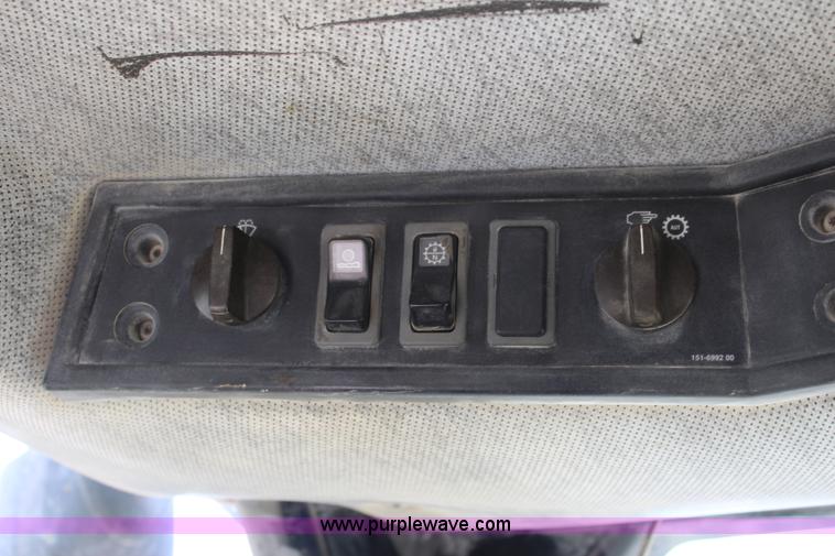 image for item J5840 1999 Caterpillar 966G wheel loader