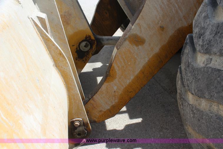 image for item J5840 1999 Caterpillar 966G wheel loader