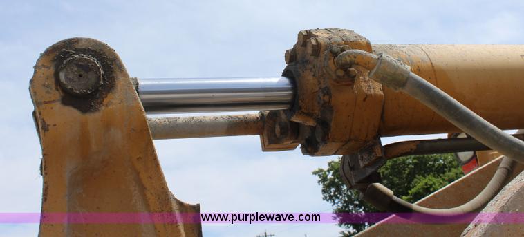 image for item J5840 1999 Caterpillar 966G wheel loader