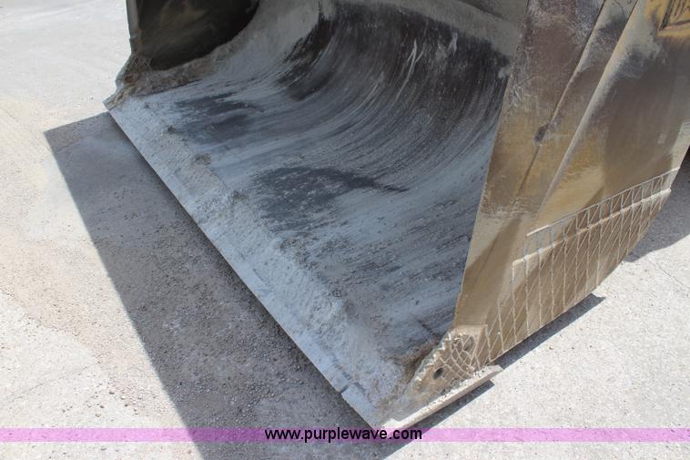 image for item J5840 1999 Caterpillar 966G wheel loader