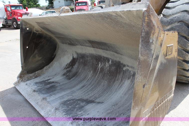 image for item J5840 1999 Caterpillar 966G wheel loader