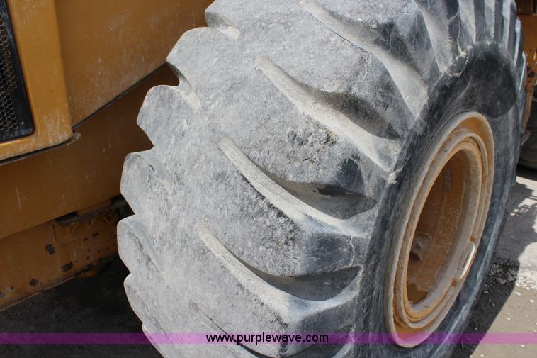 image for item J5840 1999 Caterpillar 966G wheel loader