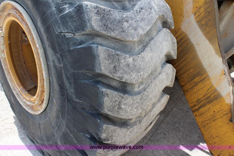 image for item J5840 1999 Caterpillar 966G wheel loader