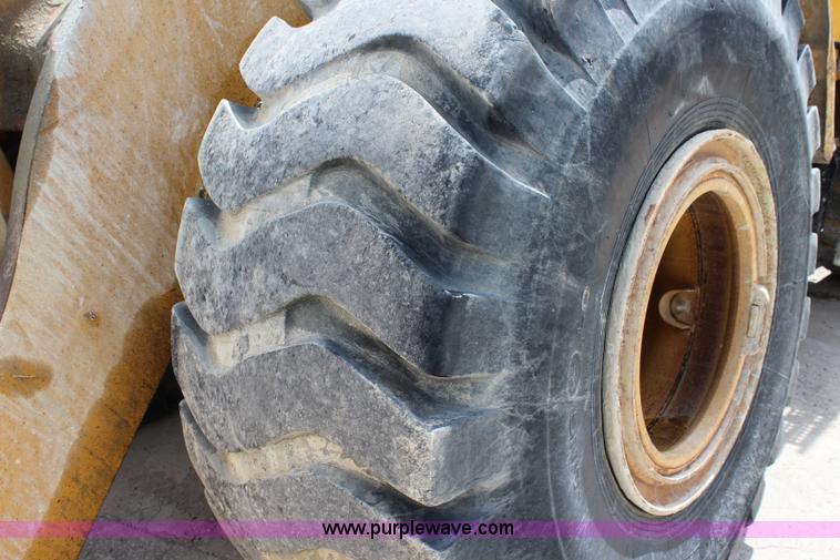 image for item J5840 1999 Caterpillar 966G wheel loader