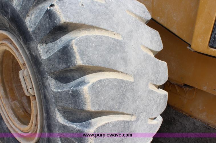 image for item J5840 1999 Caterpillar 966G wheel loader