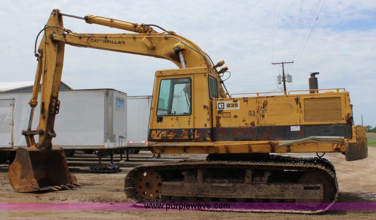 image for item J5872 1980 Caterpillar 235 excavator