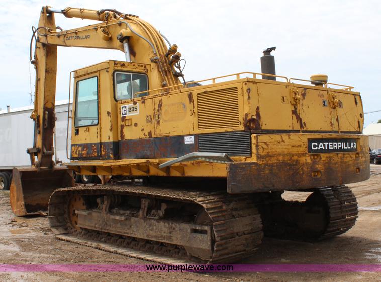 image for item J5872 1980 Caterpillar 235 excavator
