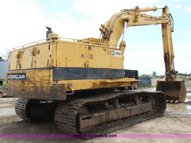image for item J5872 1980 Caterpillar 235 excavator