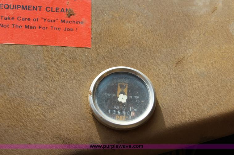 image for item J5872 1980 Caterpillar 235 excavator