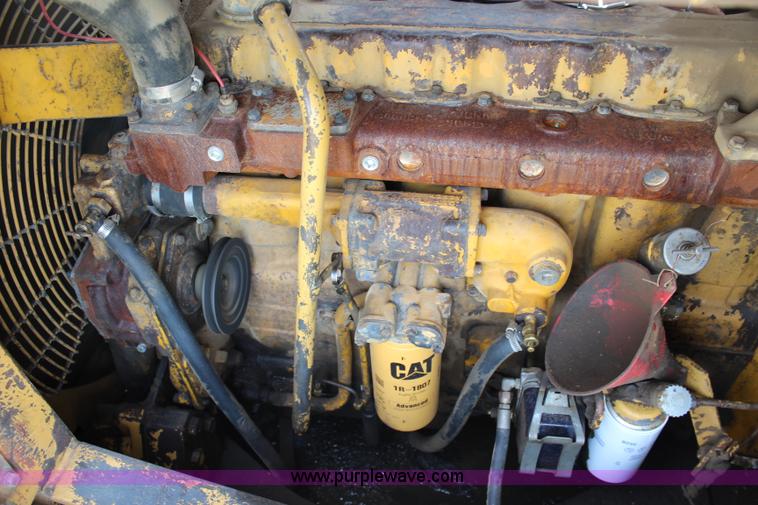image for item J5872 1980 Caterpillar 235 excavator