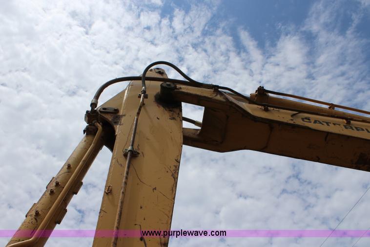 image for item J5872 1980 Caterpillar 235 excavator