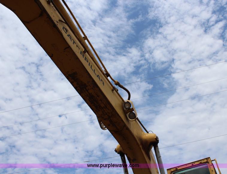 image for item J5872 1980 Caterpillar 235 excavator