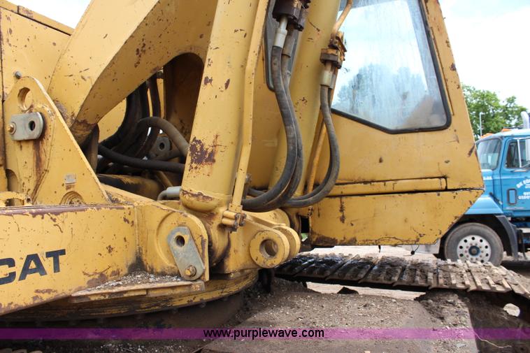 image for item J5872 1980 Caterpillar 235 excavator