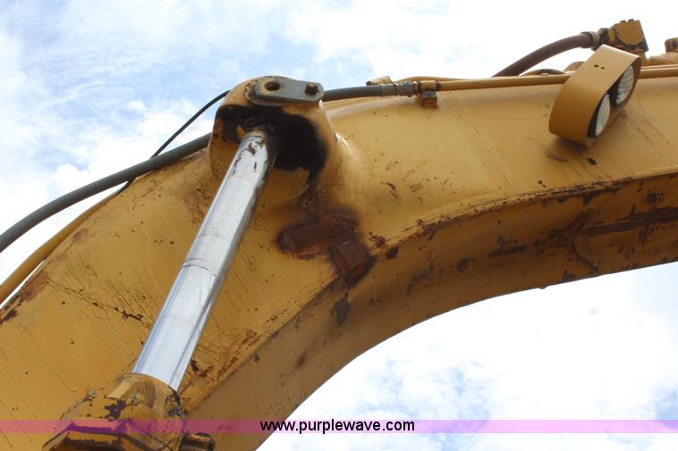 image for item J5872 1980 Caterpillar 235 excavator
