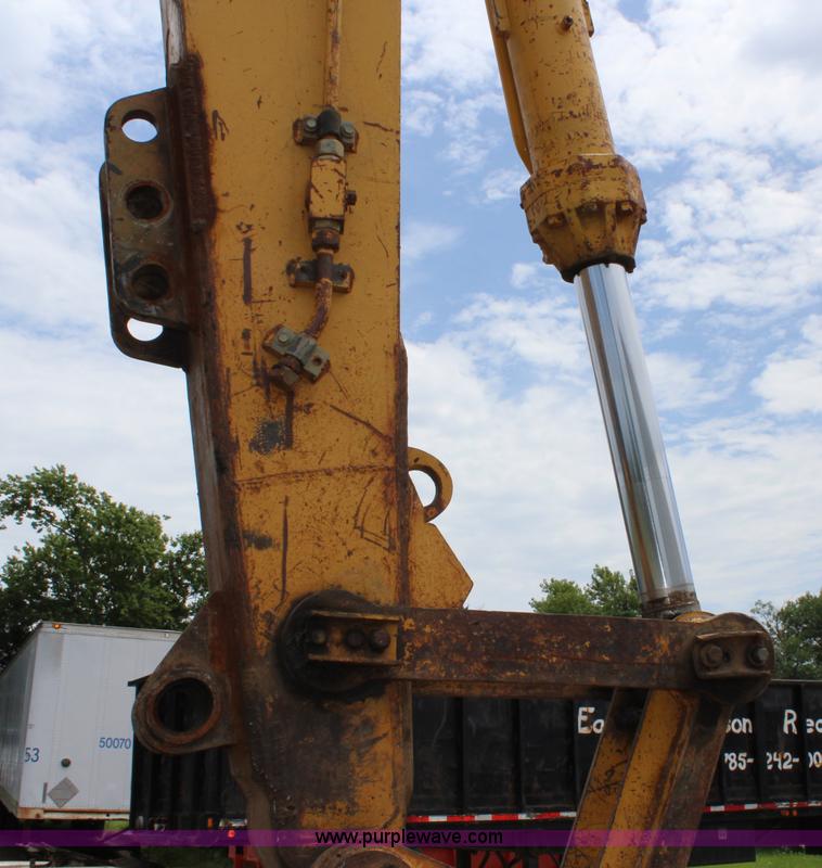 image for item J5872 1980 Caterpillar 235 excavator