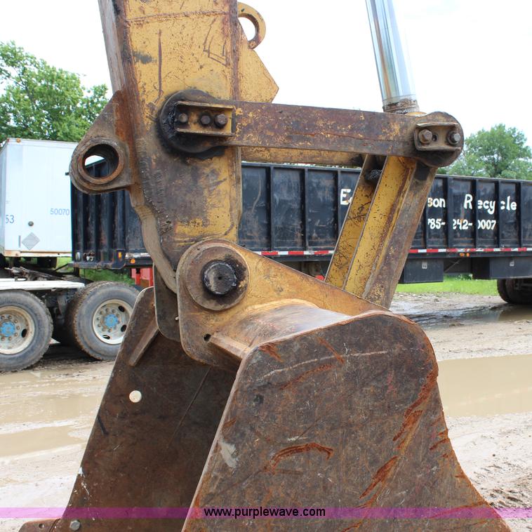 image for item J5872 1980 Caterpillar 235 excavator