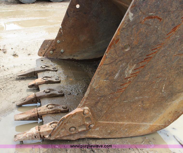 image for item J5872 1980 Caterpillar 235 excavator