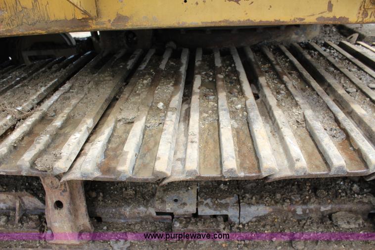 image for item J5872 1980 Caterpillar 235 excavator