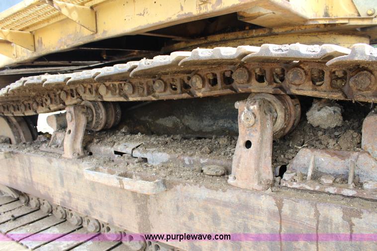 image for item J5872 1980 Caterpillar 235 excavator