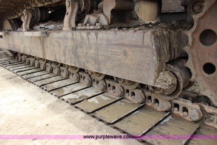 image for item J5872 1980 Caterpillar 235 excavator