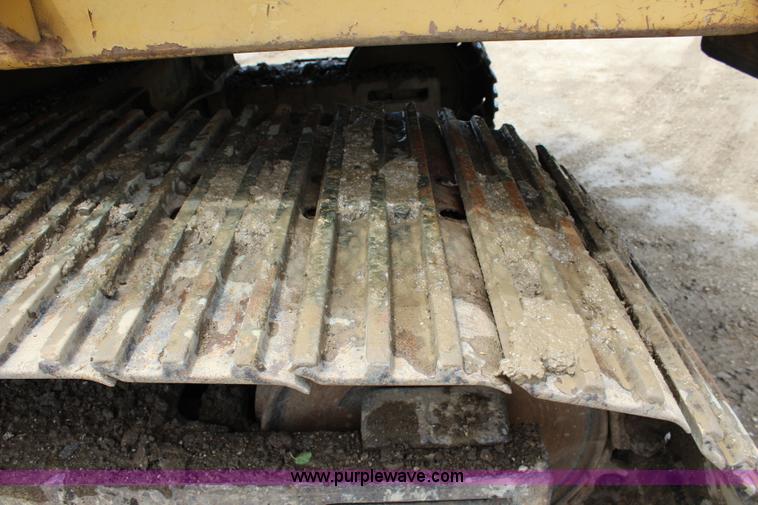 image for item J5872 1980 Caterpillar 235 excavator