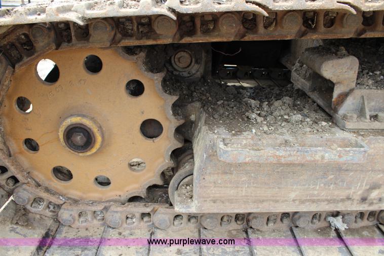 image for item J5872 1980 Caterpillar 235 excavator