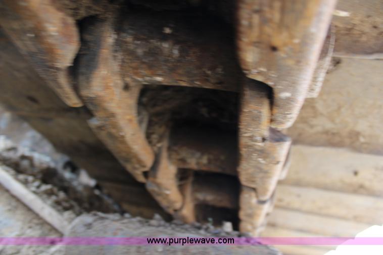 image for item J5872 1980 Caterpillar 235 excavator