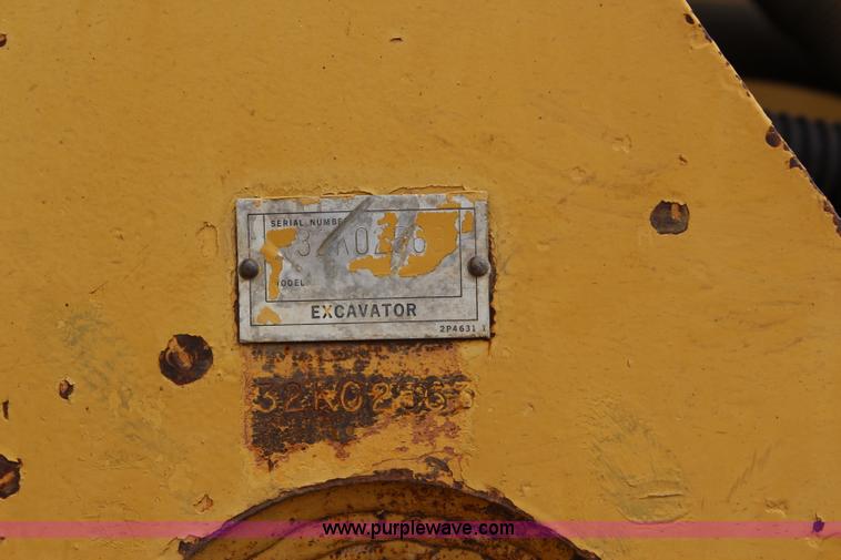 image for item J5872 1980 Caterpillar 235 excavator