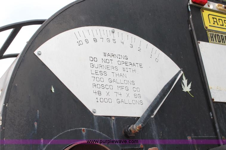 image for item J5875 1984 Mercedes Benz L1317 oil distributor