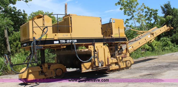 image for item J5892 1987 Caterpillar TR225B reclaimer