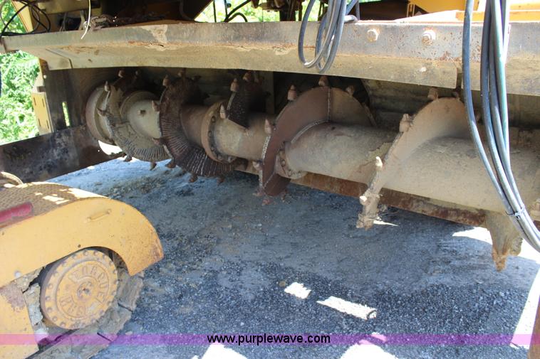 image for item J5892 1987 Caterpillar TR225B reclaimer