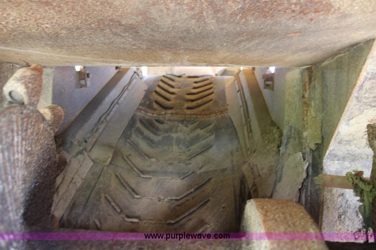 image for item J5892 1987 Caterpillar TR225B reclaimer