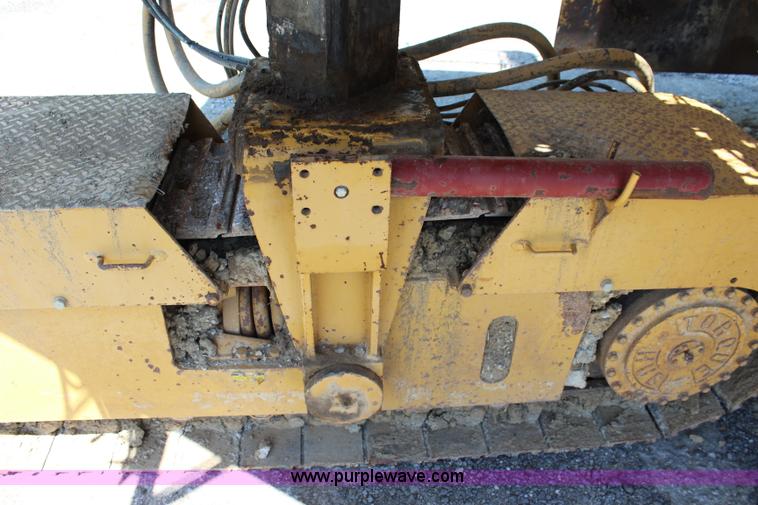 image for item J5892 1987 Caterpillar TR225B reclaimer