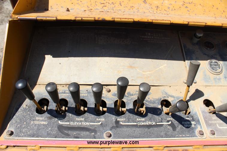 image for item J5892 1987 Caterpillar TR225B reclaimer