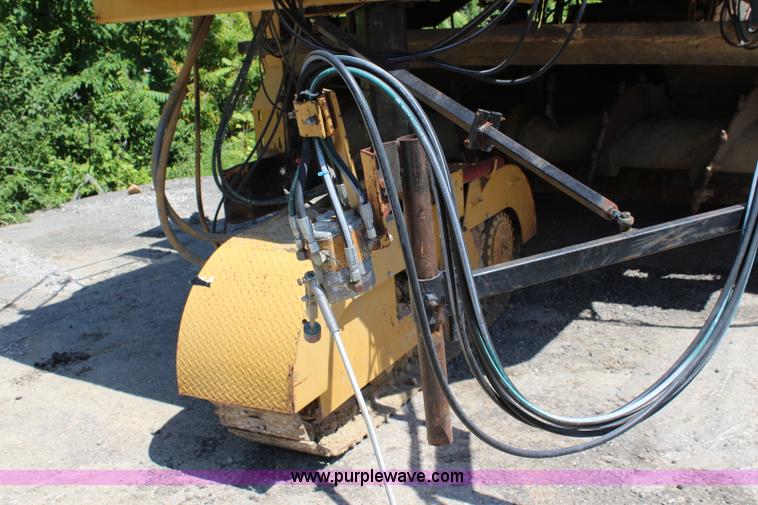 image for item J5892 1987 Caterpillar TR225B reclaimer