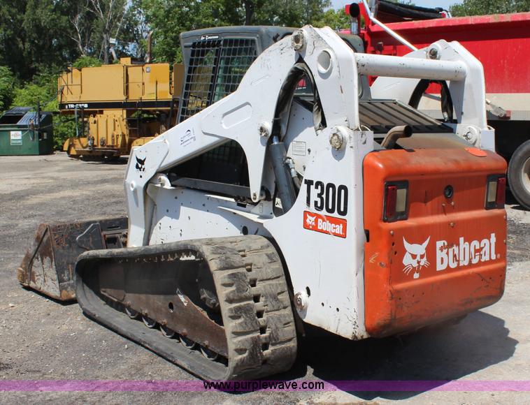 image for item J5893 2009 Bobcat T300 skid steer