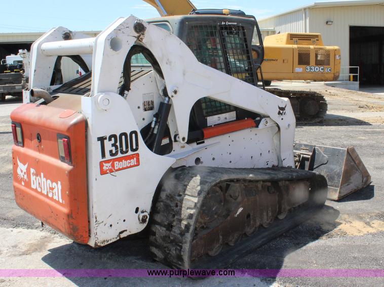 image for item J5893 2009 Bobcat T300 skid steer